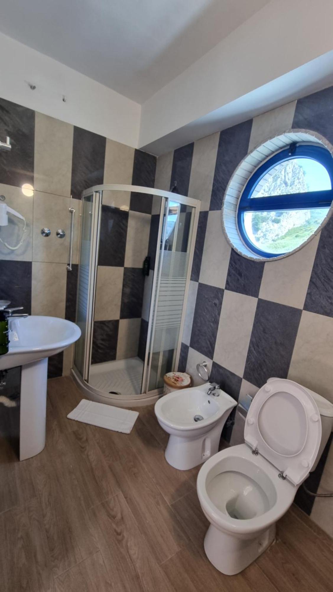 Blue Amr Hotel Škalngur Kültér fotó